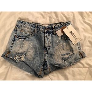 *NWT* Cotton On Mid Rise Jean Shorts